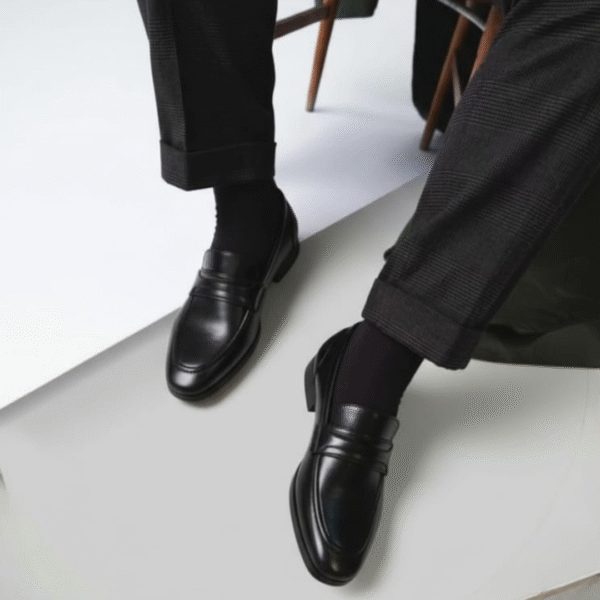 Classic Loafers (Black)